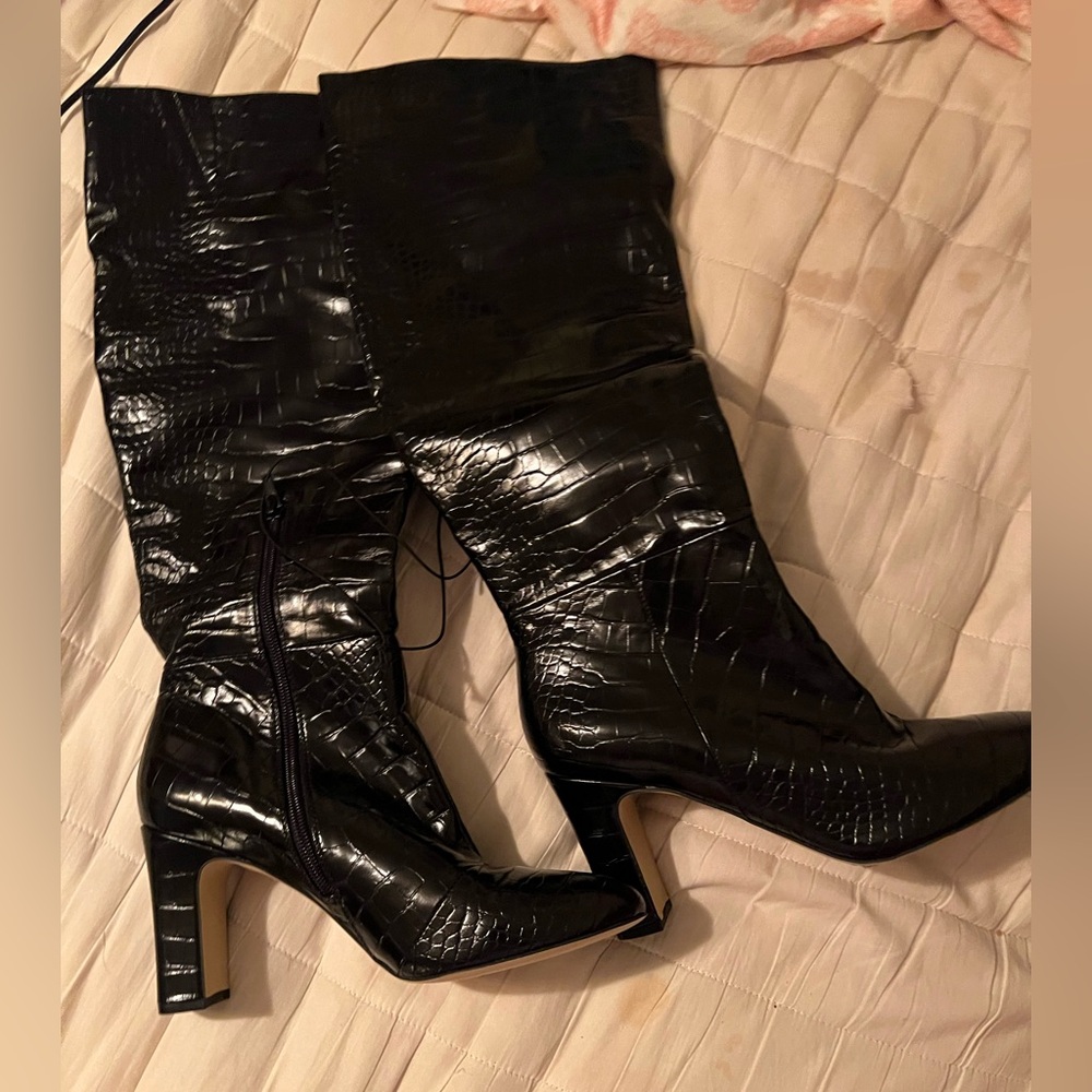 Forever 21 Black knee high boots